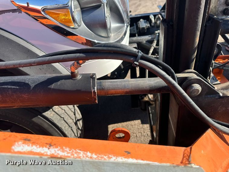 image for item DV0683 2012 International  7400SBA dump truck