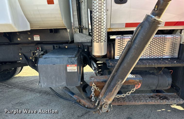 image for item DV0683 2012 International  7400SBA dump truck