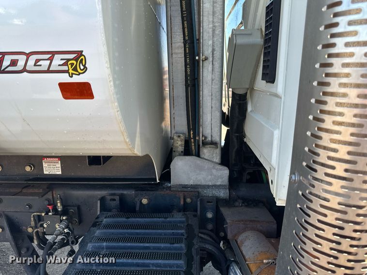 image for item DV0683 2012 International  7400SBA dump truck