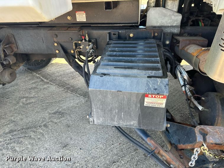 image for item DV0683 2012 International  7400SBA dump truck