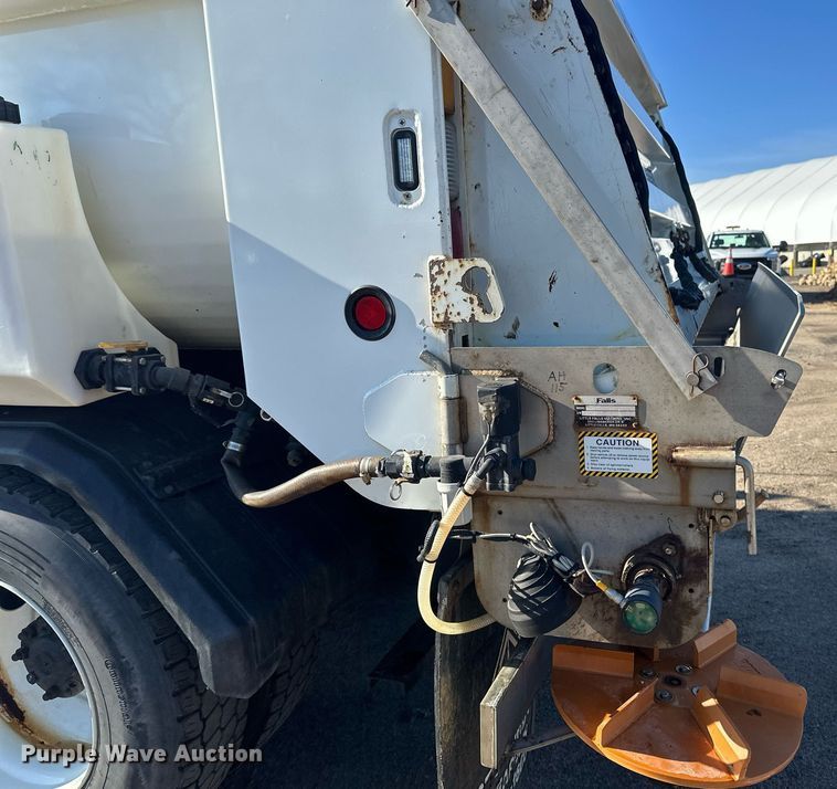 image for item DV0683 2012 International  7400SBA dump truck