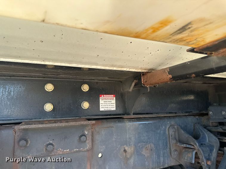 image for item DV0683 2012 International  7400SBA dump truck