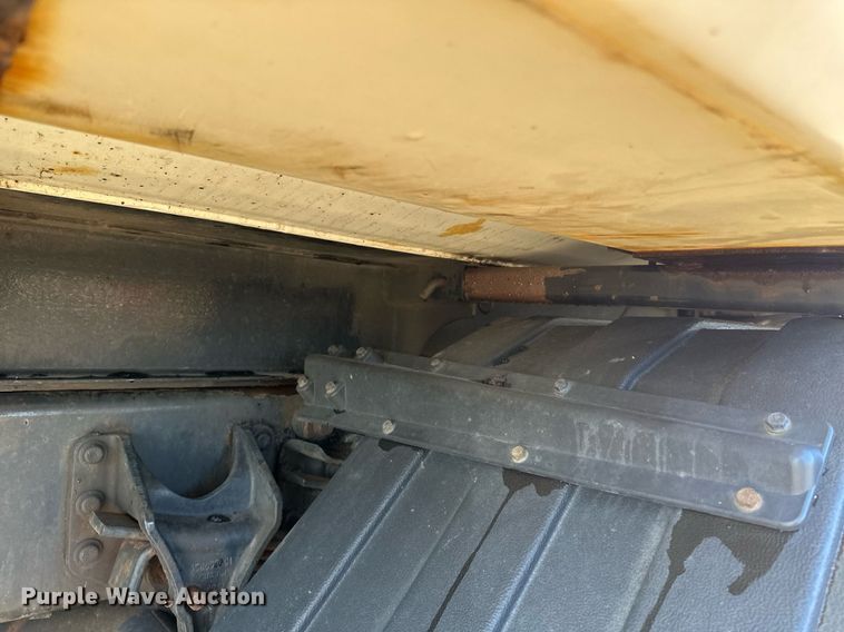 image for item DV0683 2012 International  7400SBA dump truck