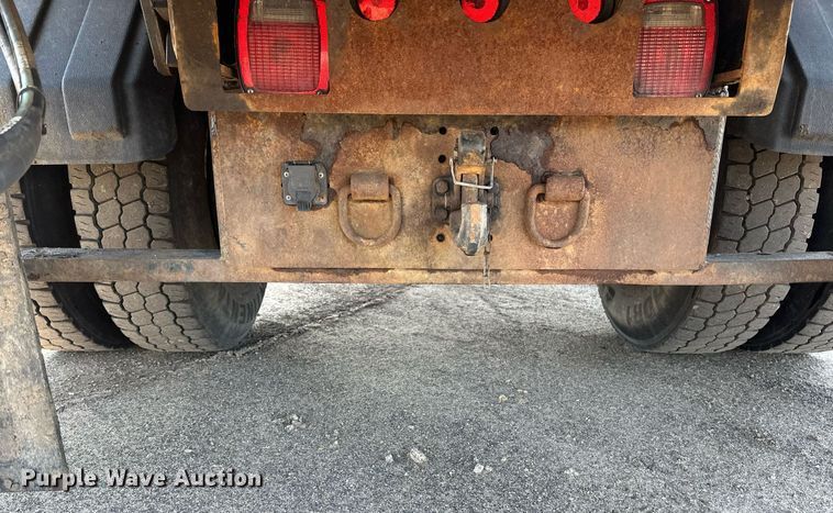 image for item DV0683 2012 International  7400SBA dump truck