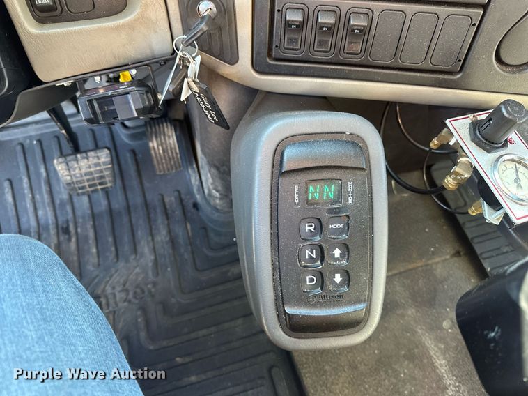 image for item DV0683 2012 International  7400SBA dump truck