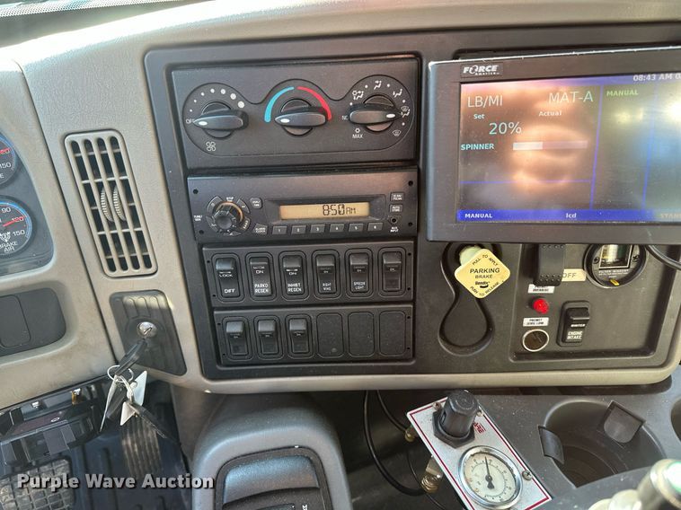 image for item DV0683 2012 International  7400SBA dump truck