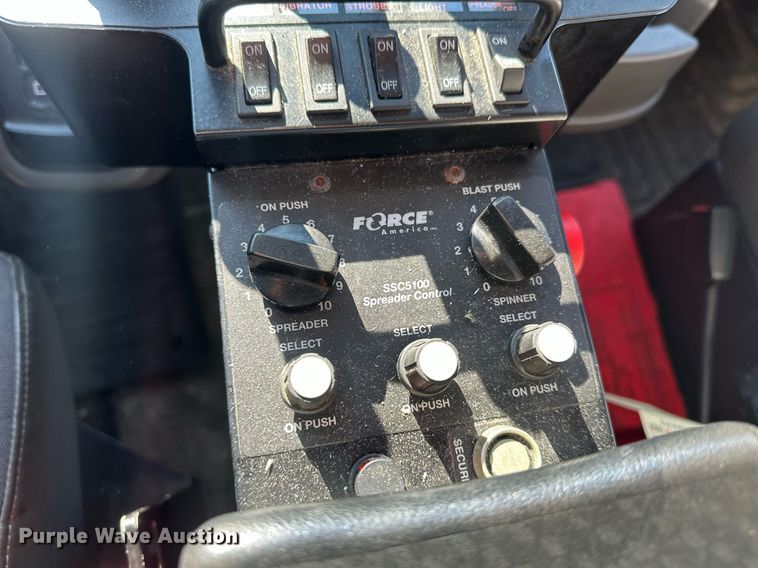 image for item DV0683 2012 International  7400SBA dump truck