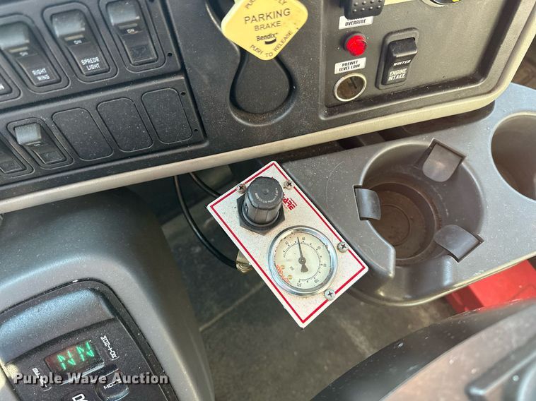 image for item DV0683 2012 International  7400SBA dump truck