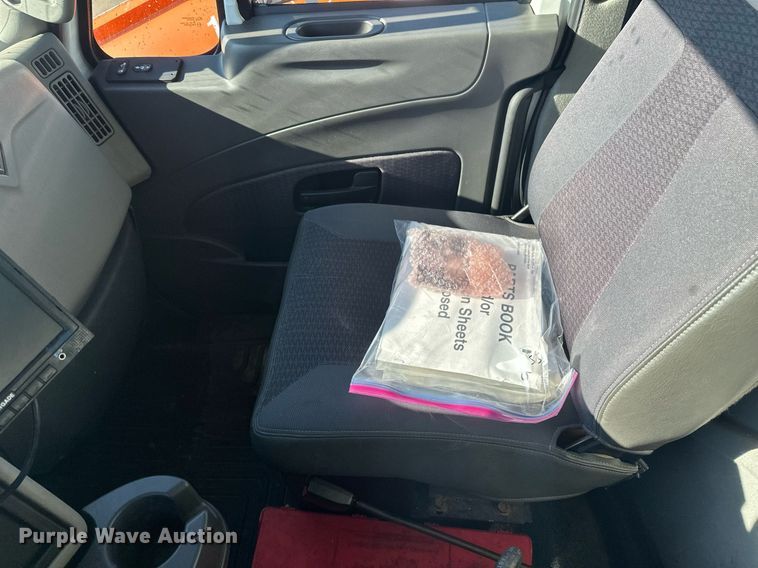 image for item DV0683 2012 International  7400SBA dump truck