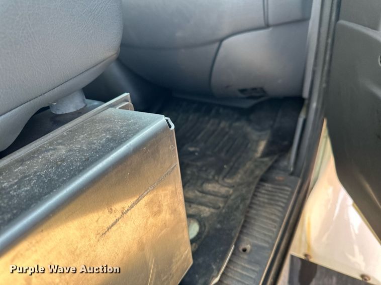 image for item DV0683 2012 International  7400SBA dump truck