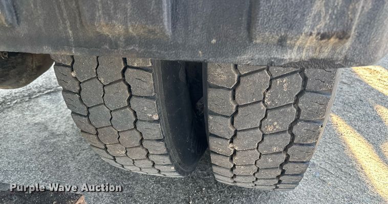 image for item DV0683 2012 International  7400SBA dump truck