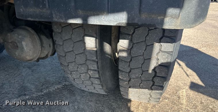 image for item DV0683 2012 International  7400SBA dump truck