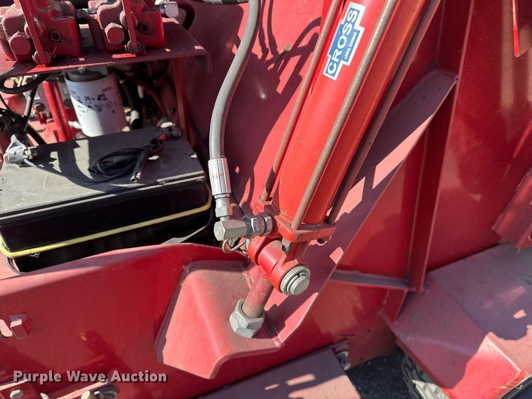 image for item DV0685 Olathe  48HL sweeper