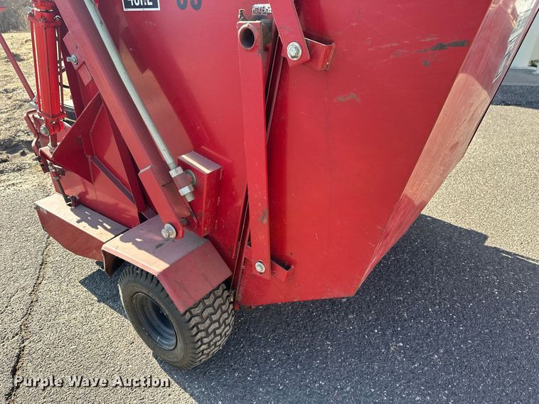 image for item DV0685 Olathe  48HL sweeper