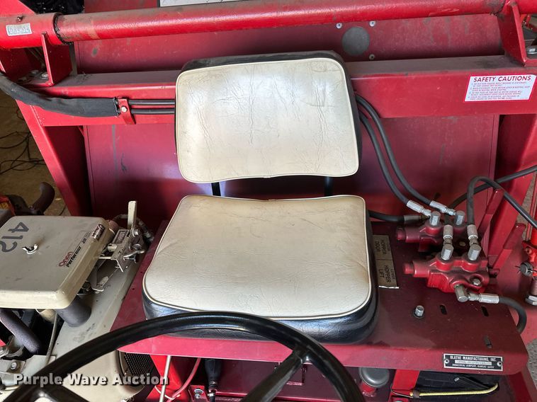 image for item DV0685 Olathe  48HL sweeper