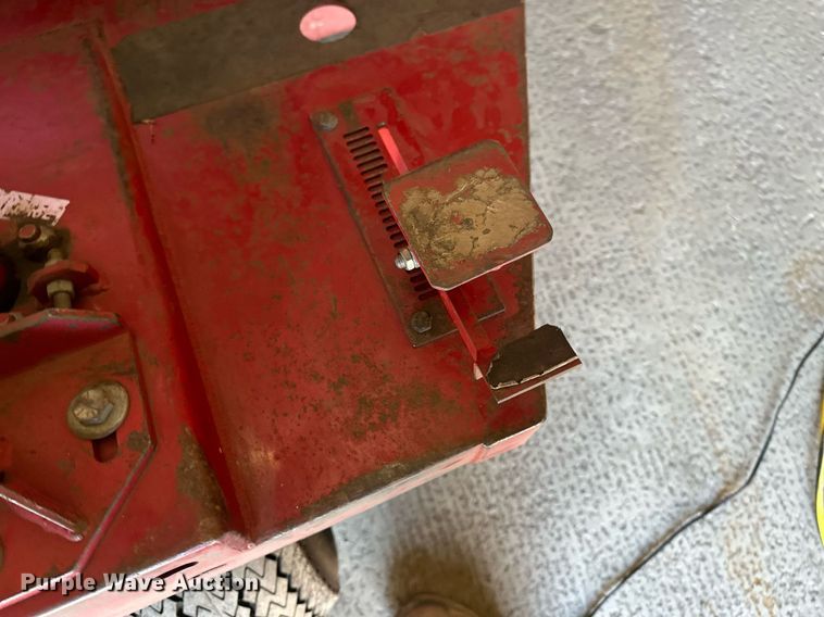 image for item DV0685 Olathe  48HL sweeper