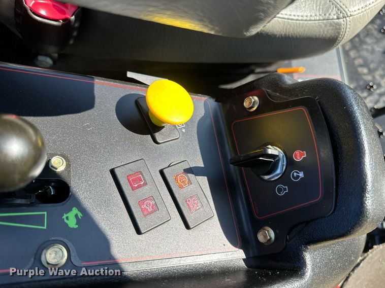 image for item DV0687 Toro Groundsmaster 7200 ZTR lawn mower