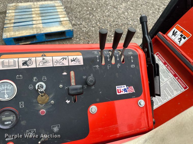 image for item DV0689 2002 Smithco  Sweep Star 60 sweeper