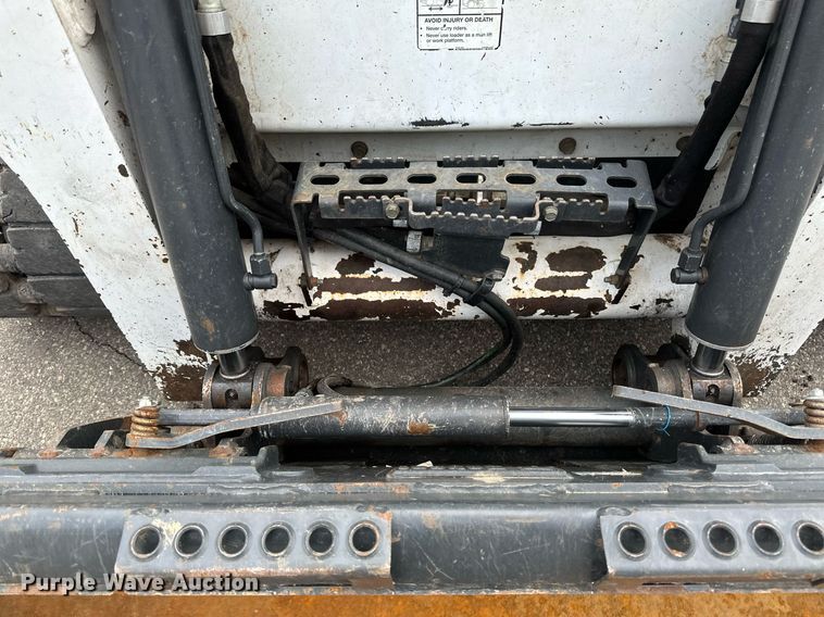 image for item DV0692 2015 Bobcat T630 tracked skid steer loader