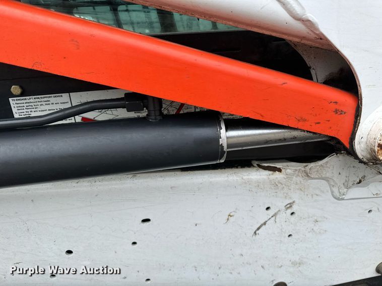 image for item DV0692 2015 Bobcat T630 tracked skid steer loader