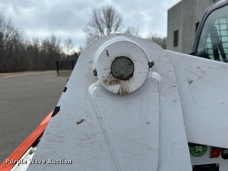 image for item DV0692 2015 Bobcat T630 tracked skid steer loader