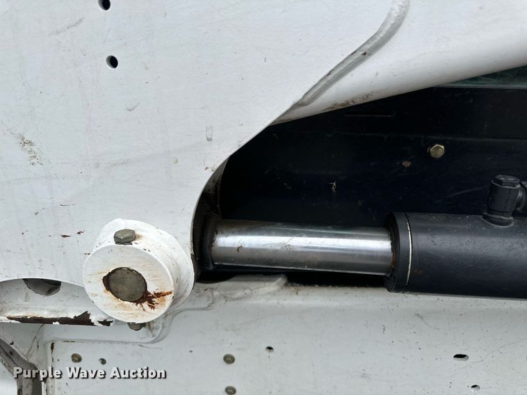 image for item DV0692 2015 Bobcat T630 tracked skid steer loader