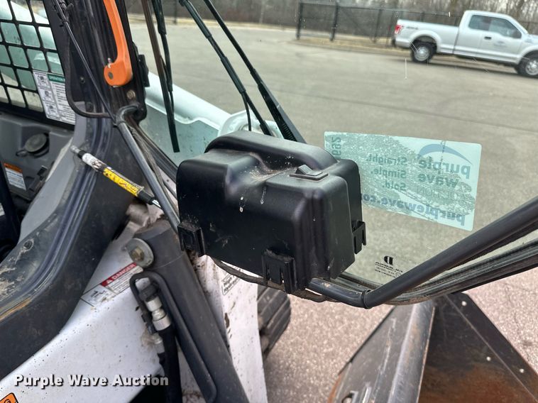 image for item DV0692 2015 Bobcat T630 tracked skid steer loader