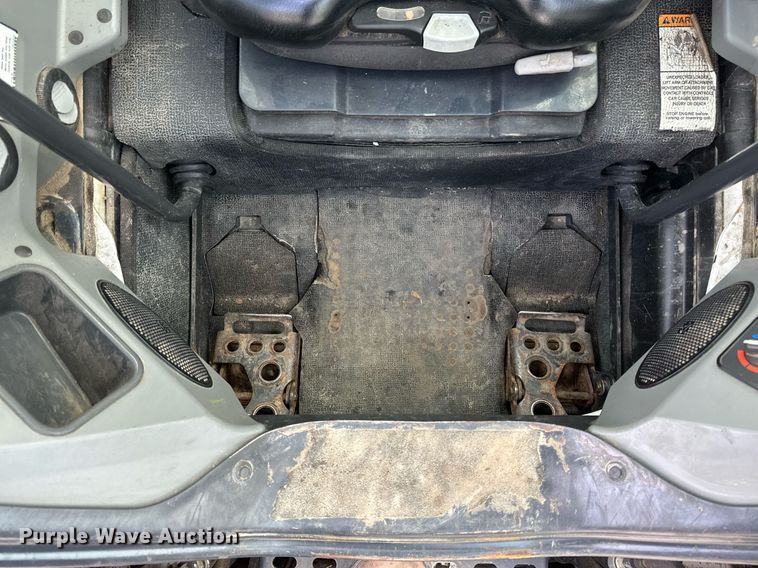 image for item DV0692 2015 Bobcat T630 tracked skid steer loader