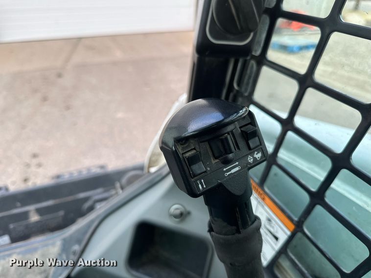 image for item DV0692 2015 Bobcat T630 tracked skid steer loader