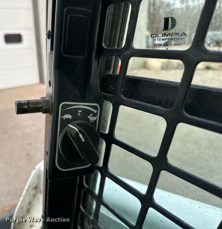 image for item DV0692 2015 Bobcat T630 tracked skid steer loader