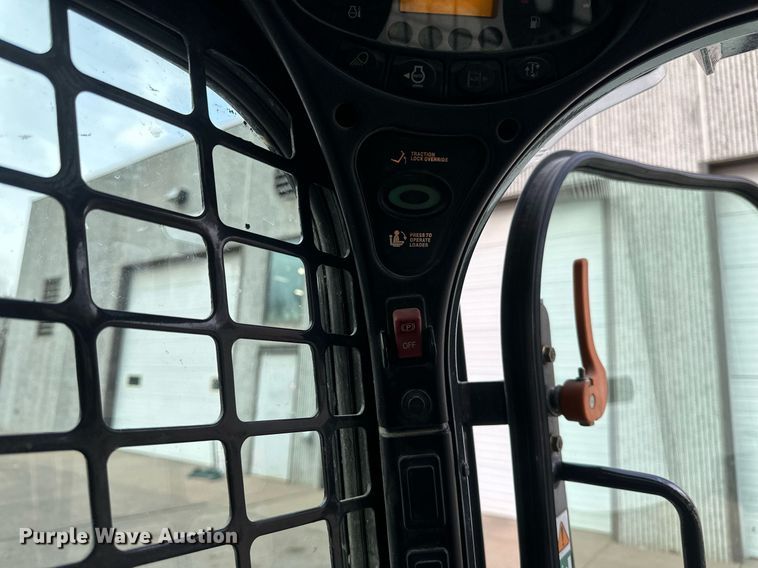 image for item DV0692 2015 Bobcat T630 tracked skid steer loader