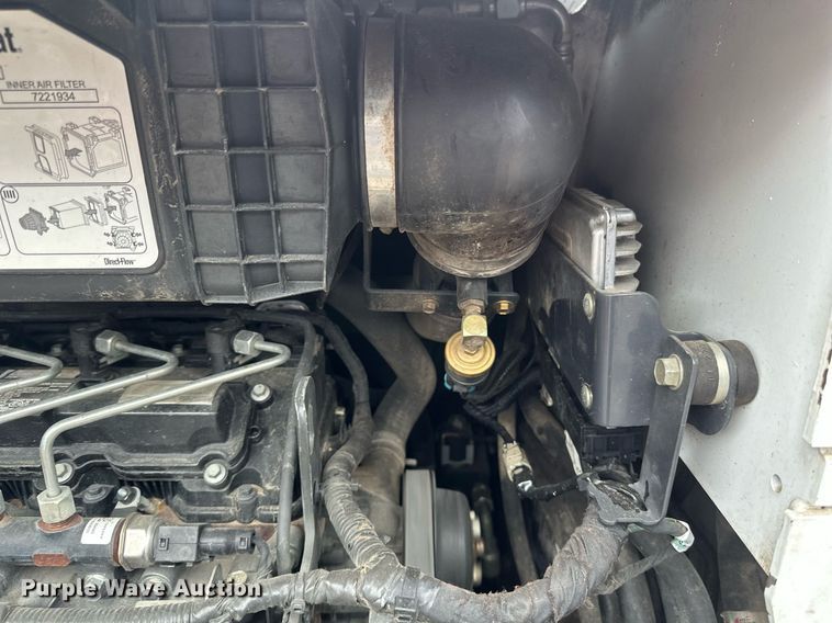 image for item DV0692 2015 Bobcat T630 tracked skid steer loader