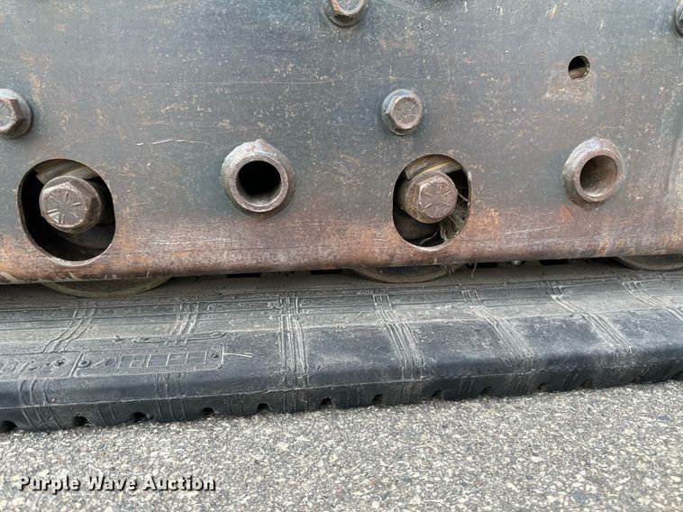 image for item DV0692 2015 Bobcat T630 tracked skid steer loader