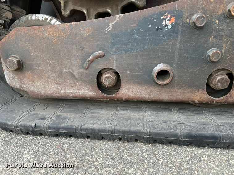 image for item DV0692 2015 Bobcat T630 tracked skid steer loader