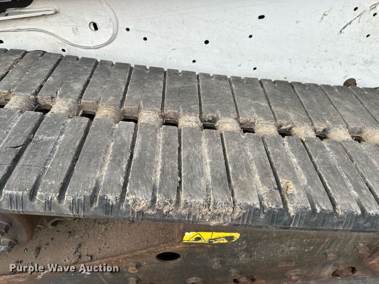 image for item DV0692 2015 Bobcat T630 tracked skid steer loader