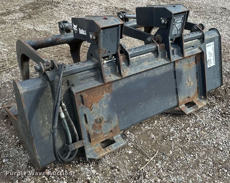 image for item DV0693 2019 Bobcat 66 IND GRPL BKT skid steer grapple bucket