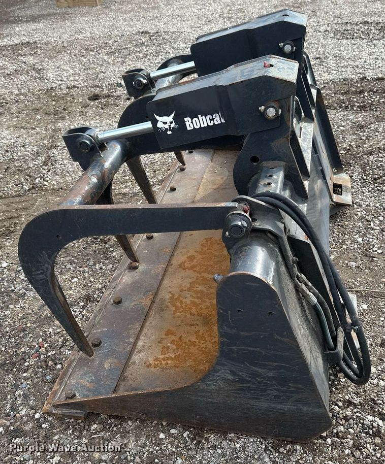 image for item DV0693 2019 Bobcat 66 IND GRPL BKT skid steer grapple bucket