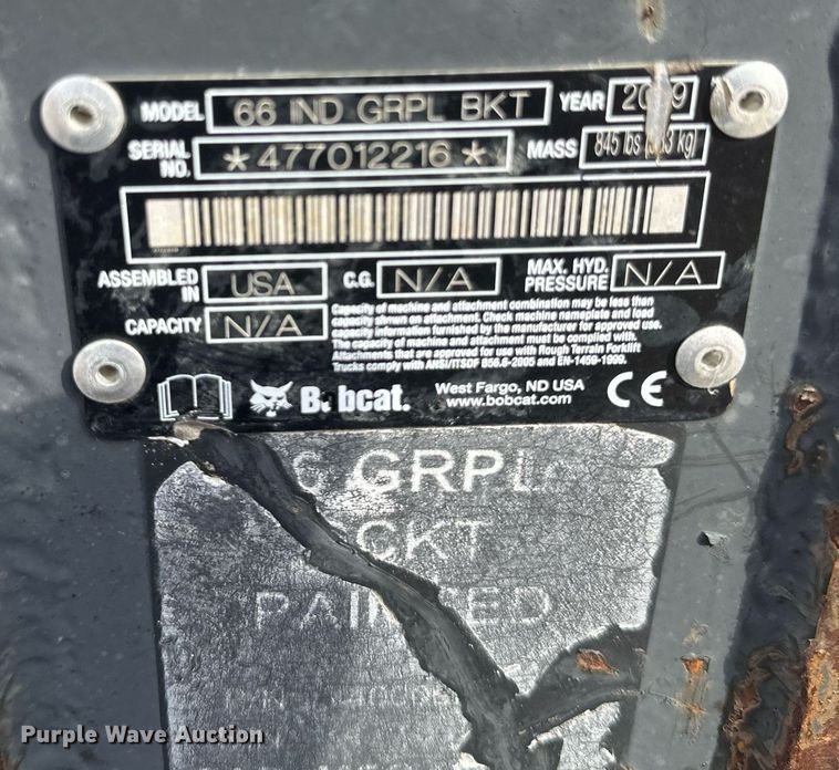 image for item DV0693 2019 Bobcat 66 IND GRPL BKT skid steer grapple bucket