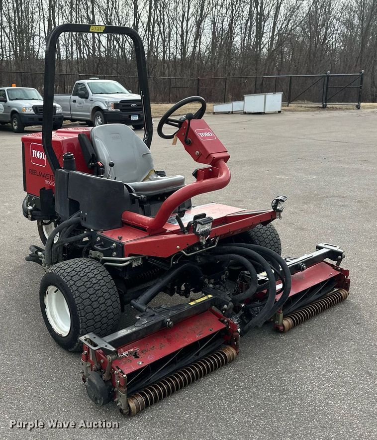 image for item DV0696 Toro Reelmaster 3100D reel mower