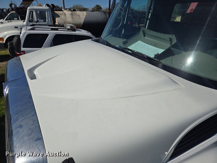 image for item DV1304 2011 International WorkStar 7300 grapple truck