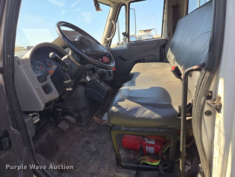 image for item DV1304 2011 International WorkStar 7300 grapple truck