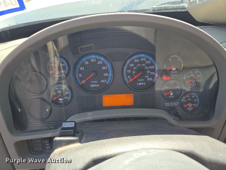 image for item DV1304 2011 International WorkStar 7300 grapple truck