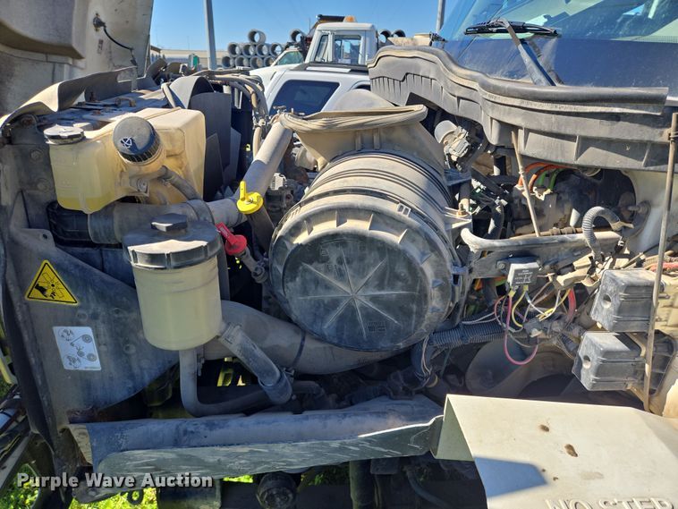 image for item DV1304 2011 International WorkStar 7300 grapple truck