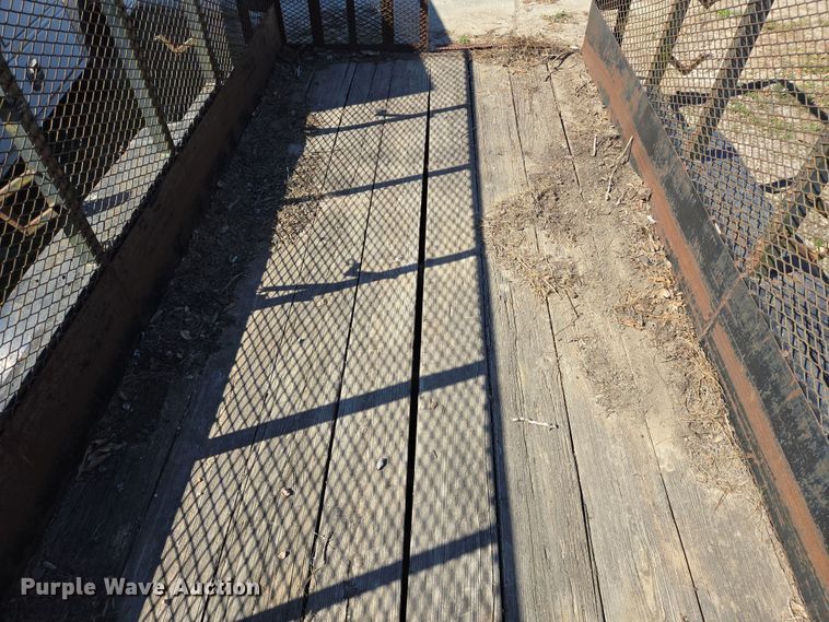 image for item DV1305 2001 Parker utility trailer