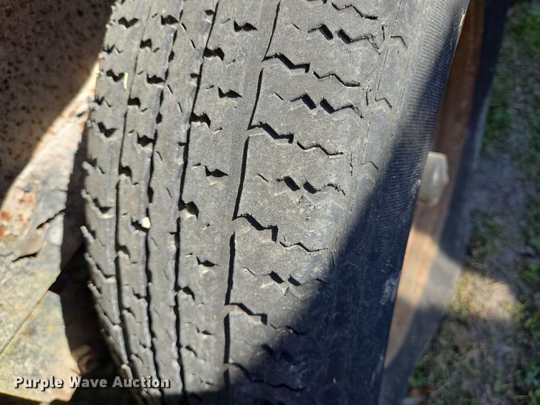 image for item DV1305 2001 Parker utility trailer