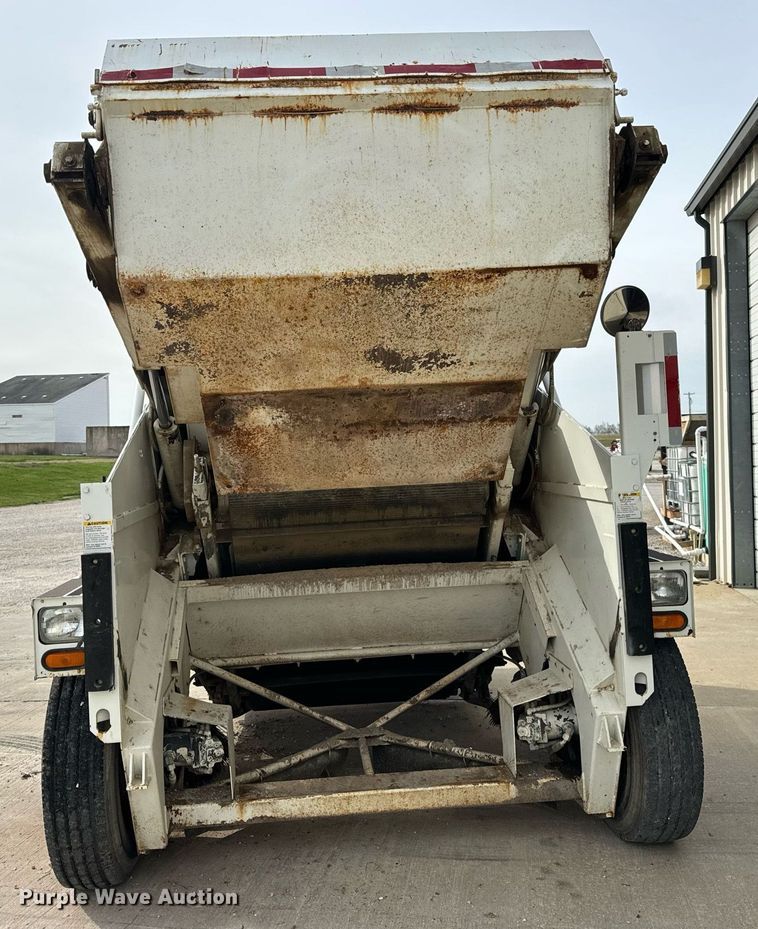 image for item DV1874 2000 Elgin Pelican Series P street sweeper