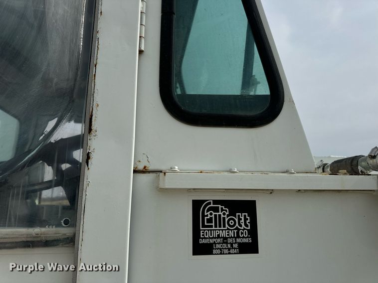 image for item DV1874 2000 Elgin Pelican Series P street sweeper