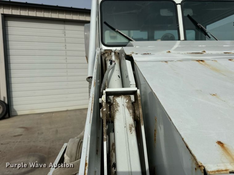 image for item DV1874 2000 Elgin Pelican Series P street sweeper