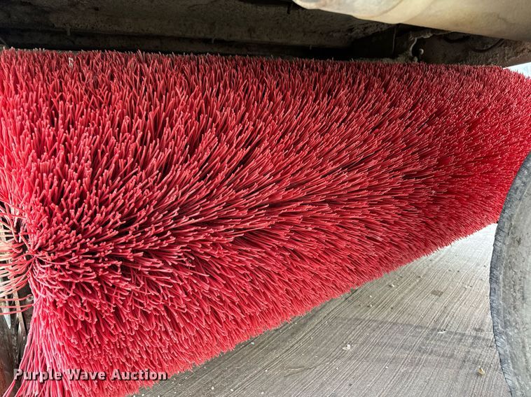 image for item DV1874 2000 Elgin Pelican Series P street sweeper