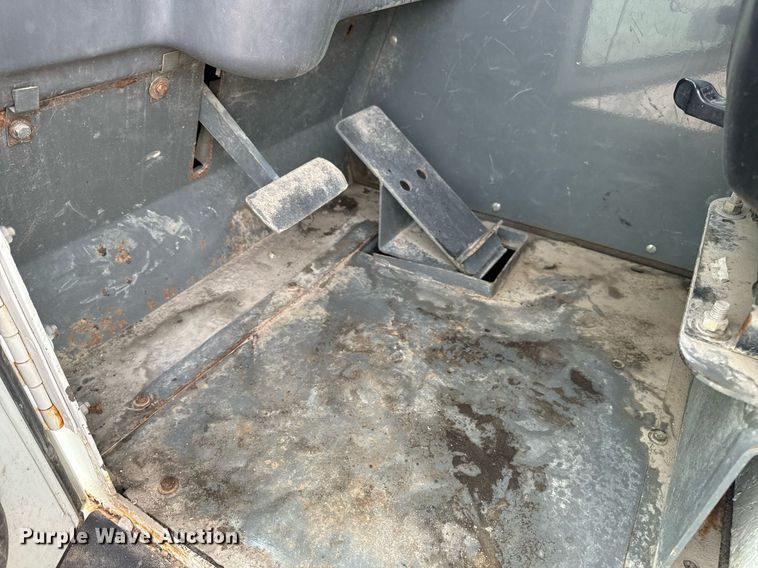 image for item DV1874 2000 Elgin Pelican Series P street sweeper